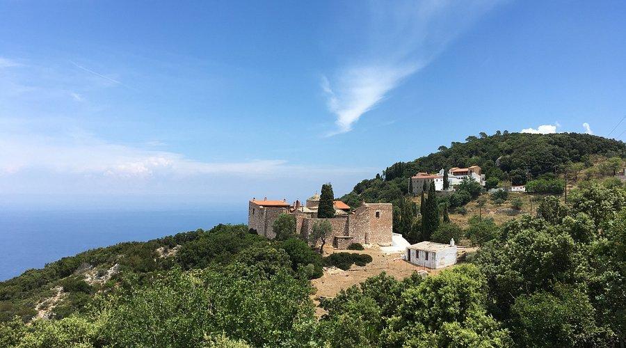 🏞️ 성 바르바라 샘 (피게스 아야스 바르바라스)