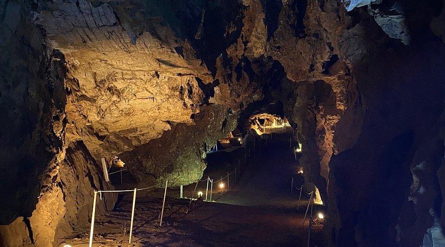 🏞️ 카타피키 동굴(스필레오 카타피키)