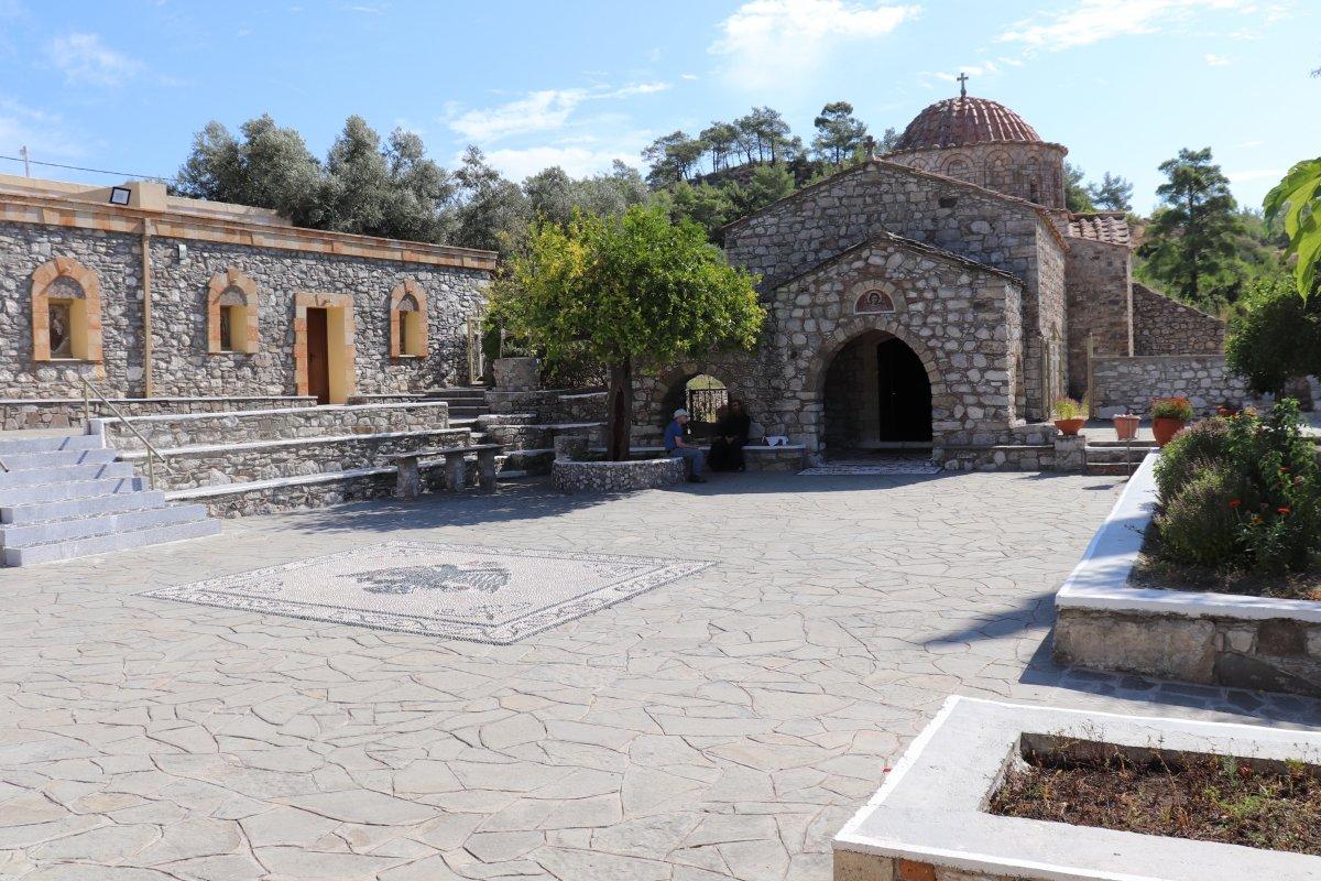 ⛪ 타리 수도원 (이에라 모니 타리)