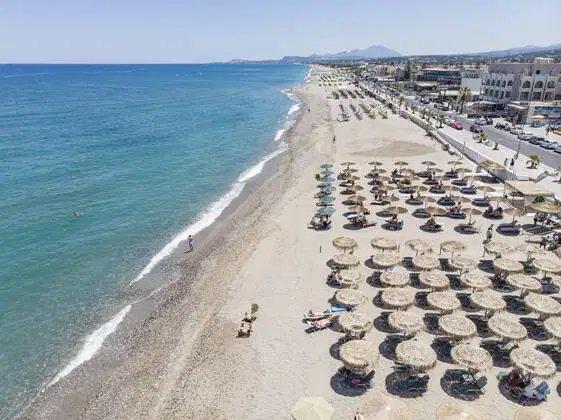 🏖️ 레팀노 해변 (파랄리아 레팀니스)