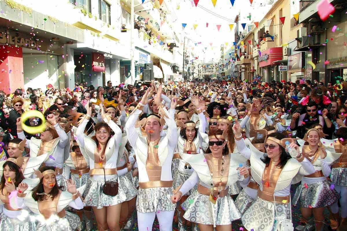 레팀노 카니발 퍼레이드 모습