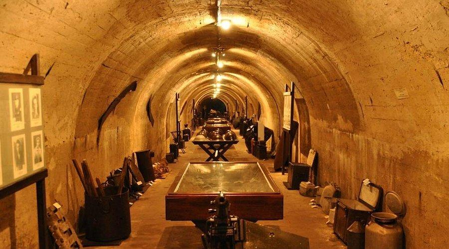 🏛️ 레로스 전쟁 박물관 (폴레미코 무시오 레루)