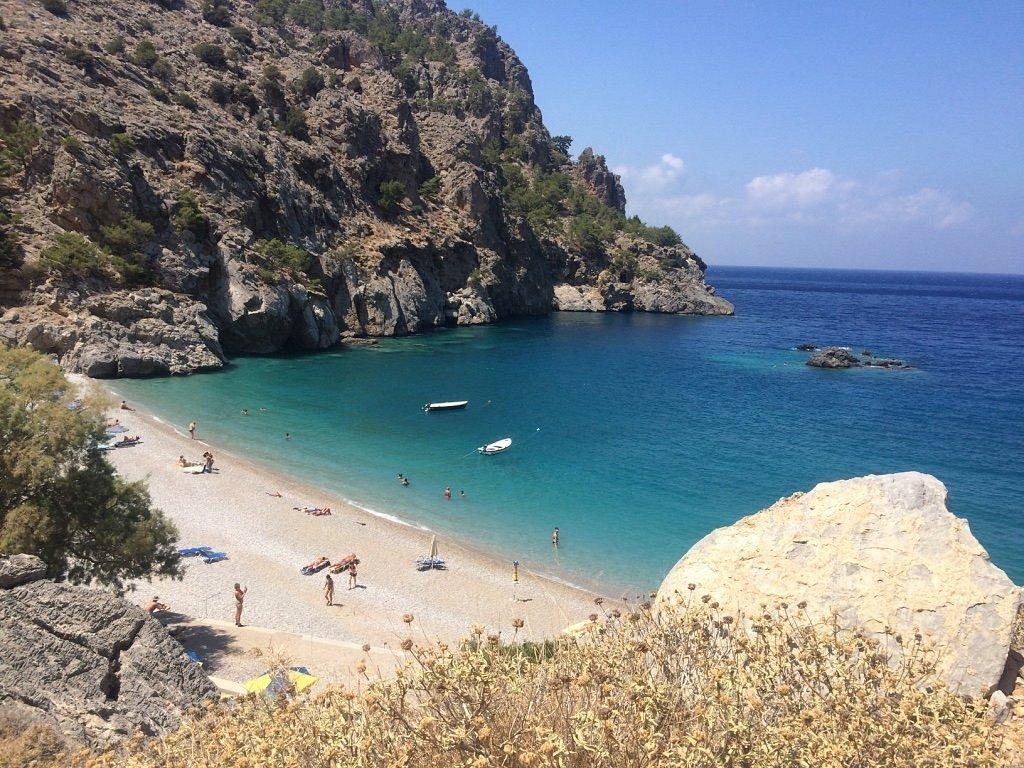 🏖️ 아하타 해변(파랄리아 아하타)