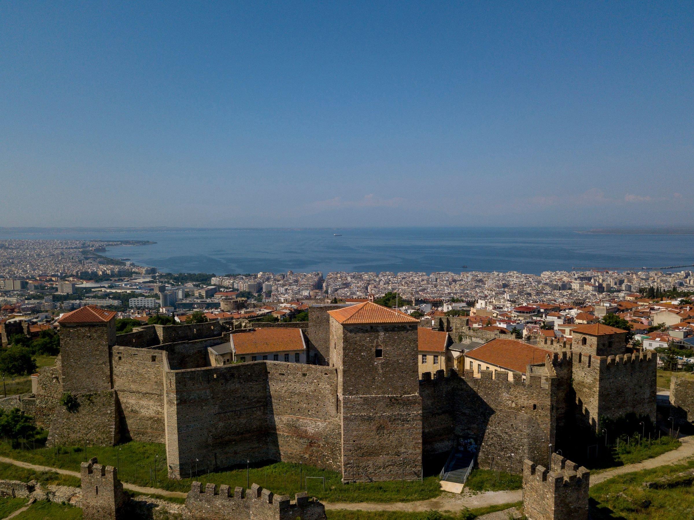 🏰 일곱 탑의 요새 (헵타피르기온)