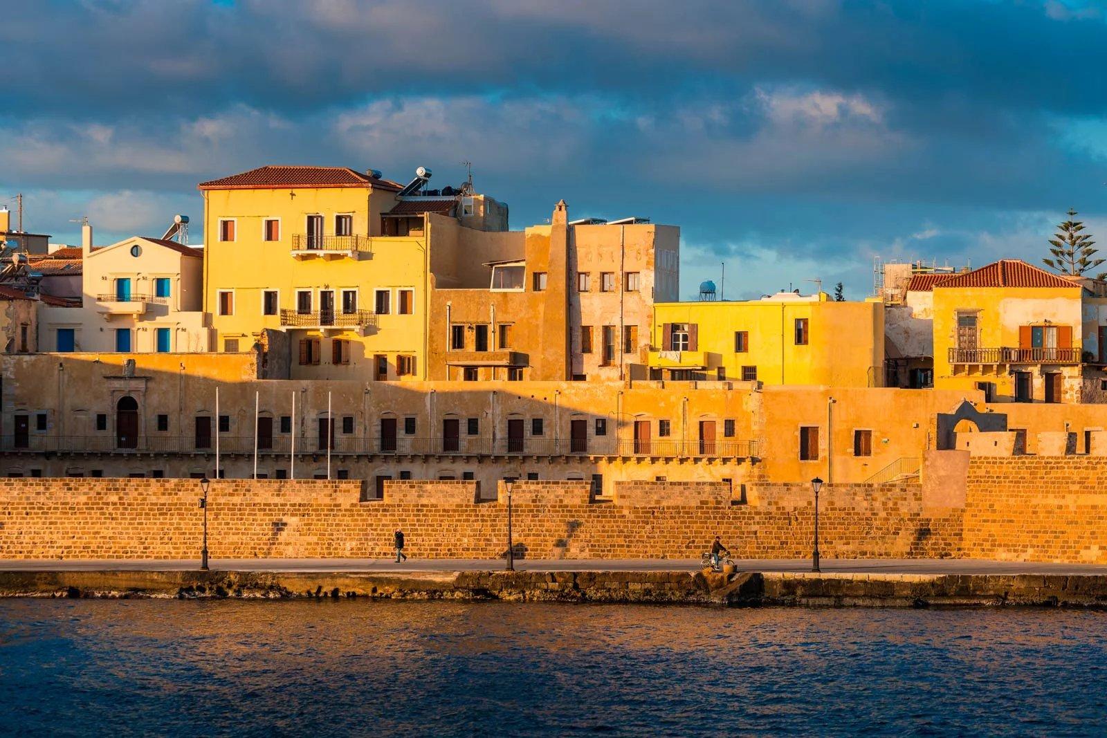 요새 성벽 (일몰 시점)