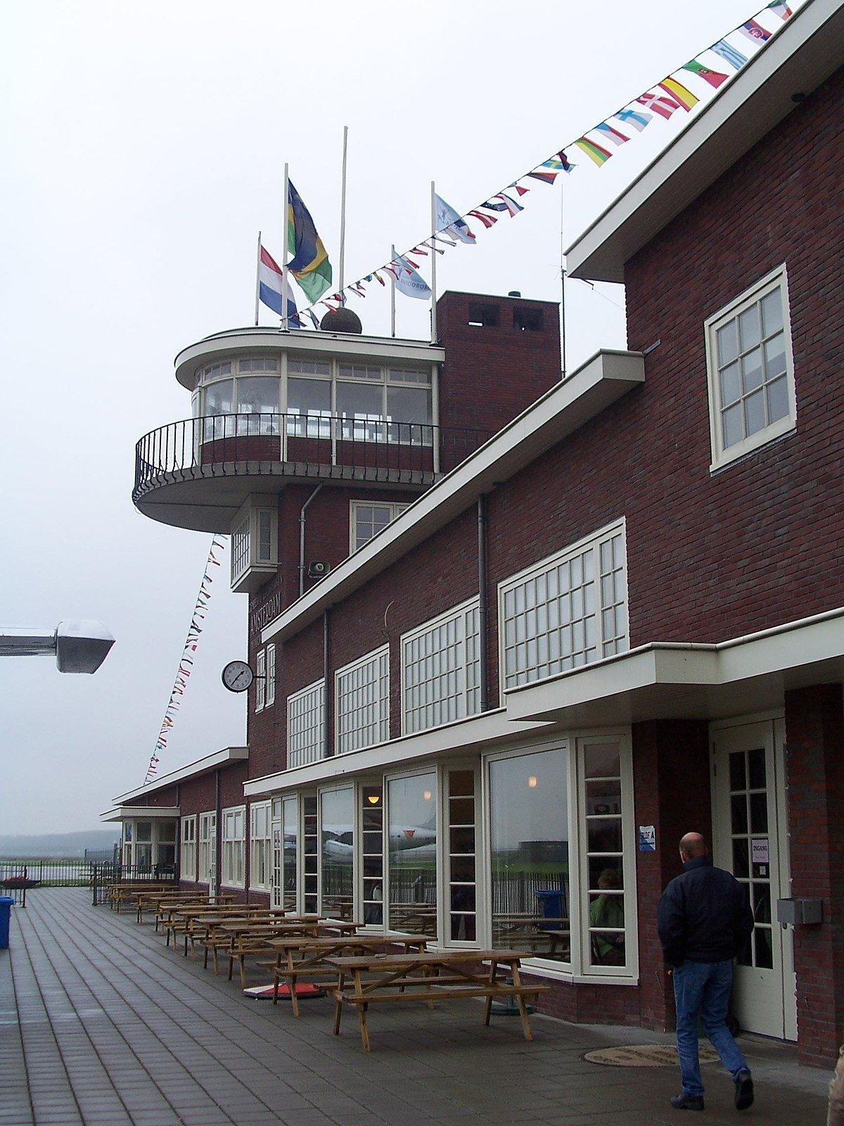 1928년 스히폴 공항 터미널 복제품