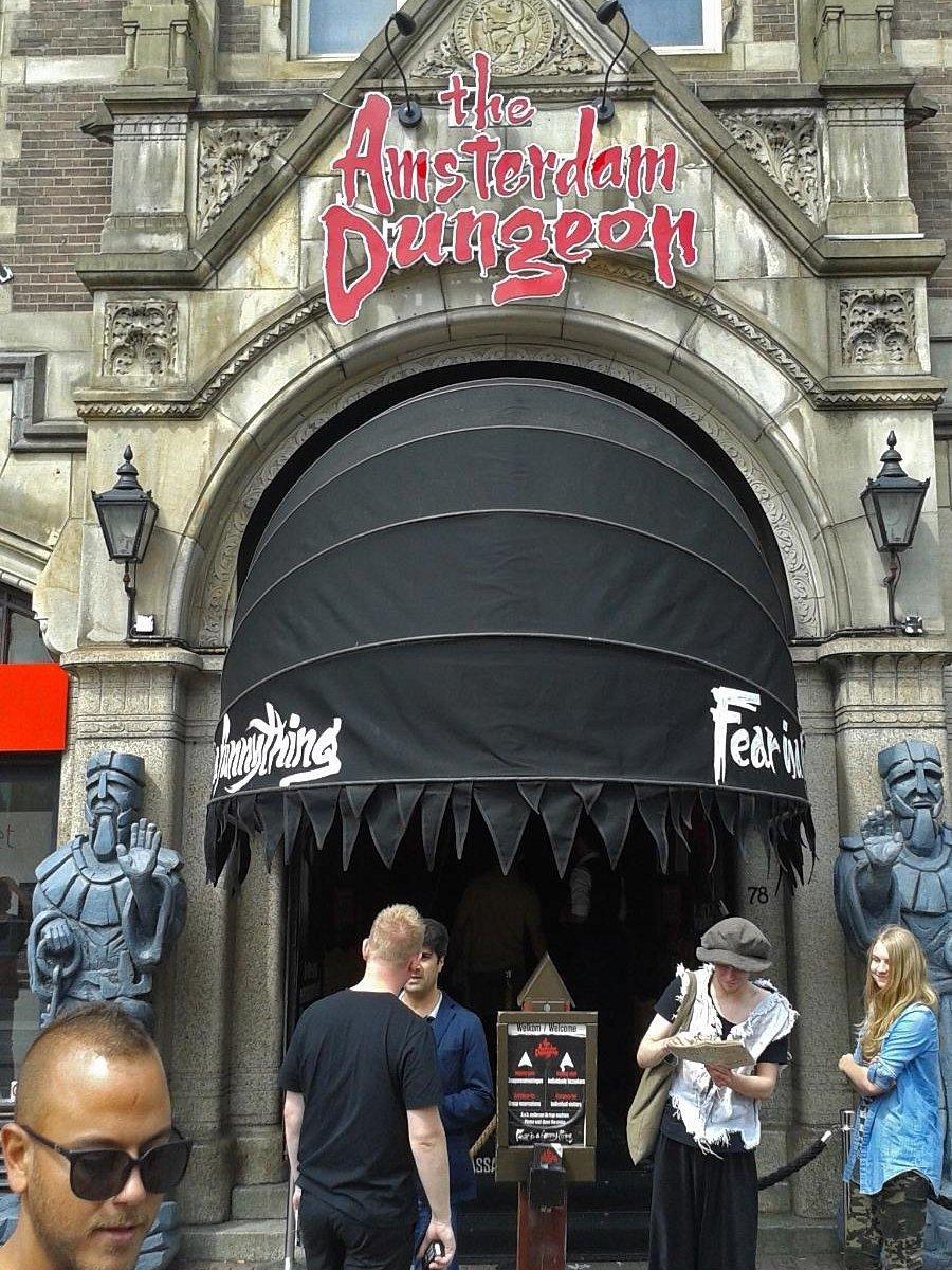 던전 입구 그린스크린 포토존