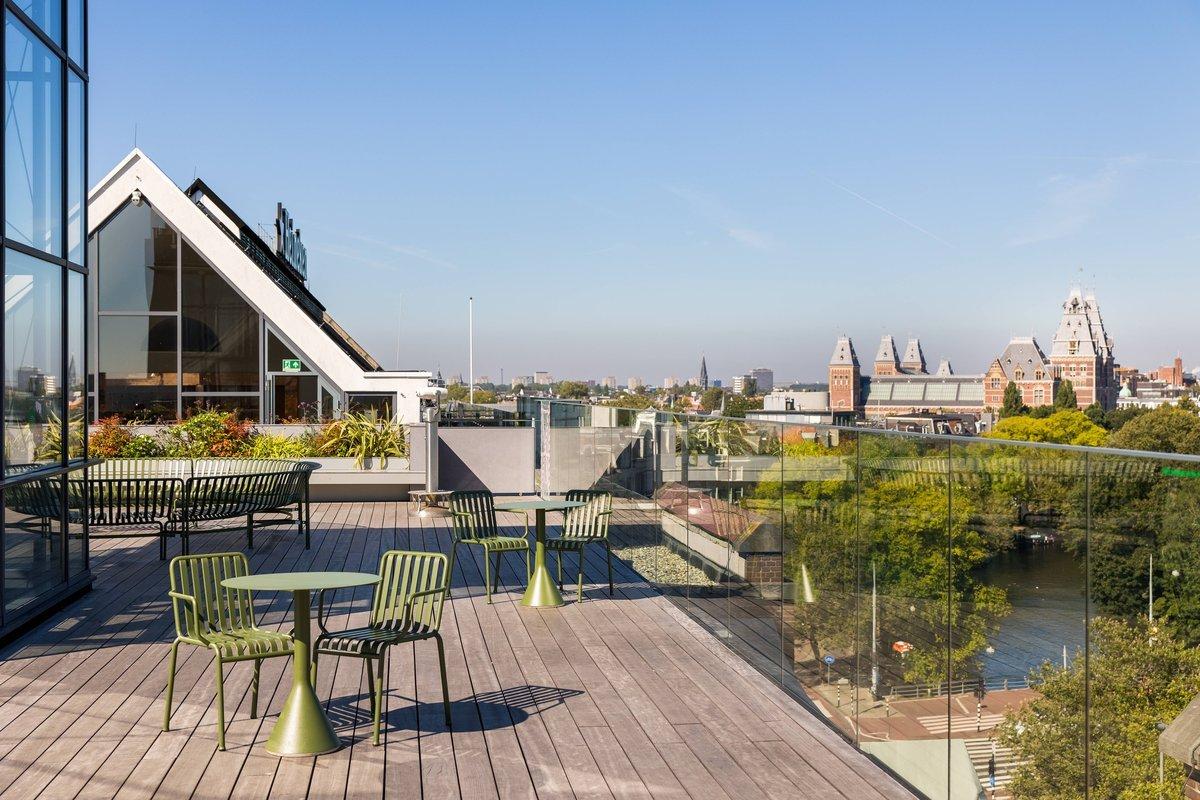 루프탑 바 (선택 시)