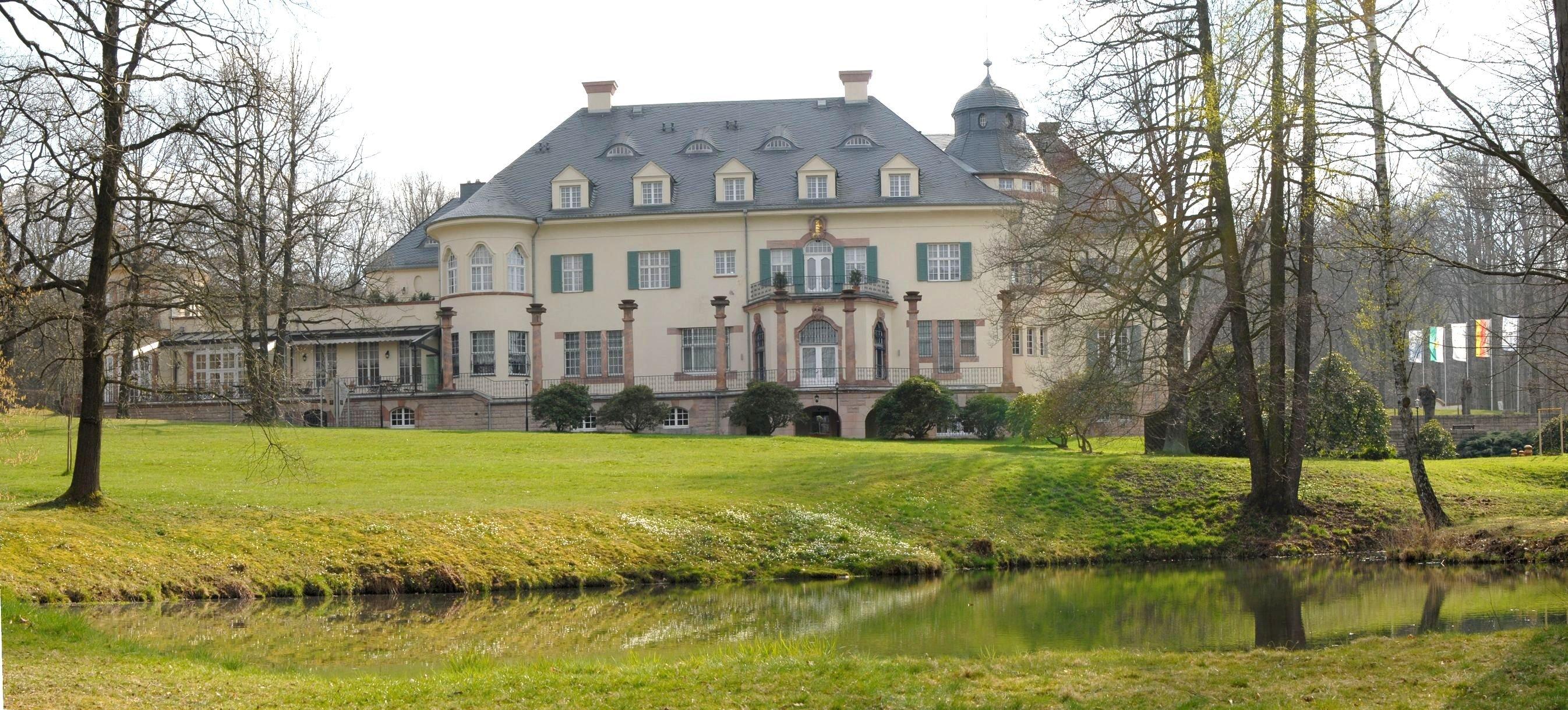 하르텐슈타인 빌라 외관 및 정원