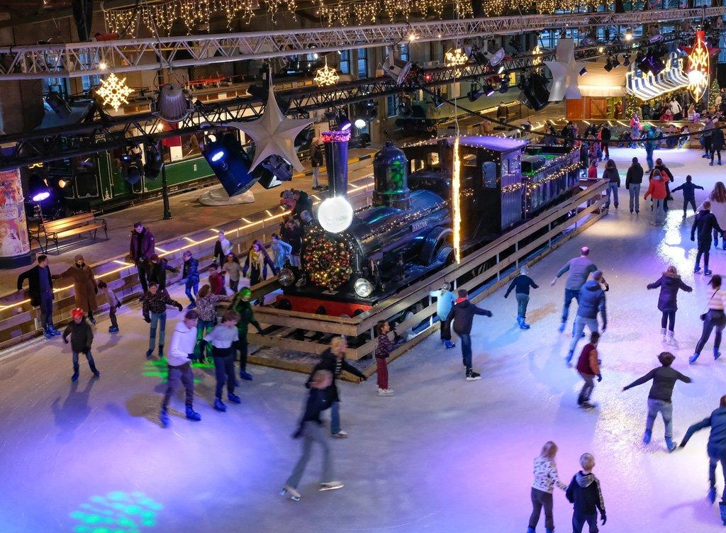 윈터 스테이션의 아이스 스케이팅 링크