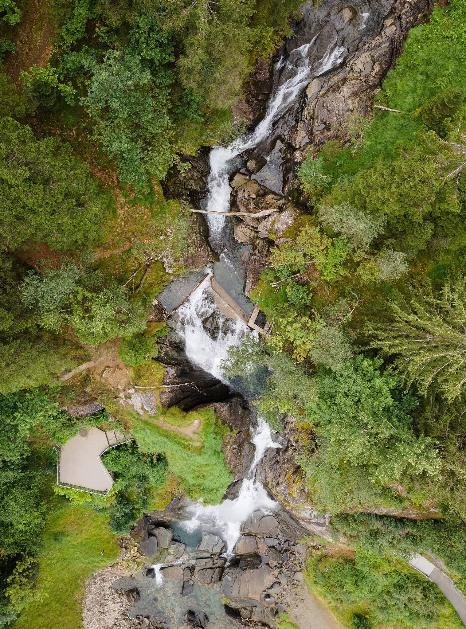 폭포 상단부 조망점 (주의 필요)