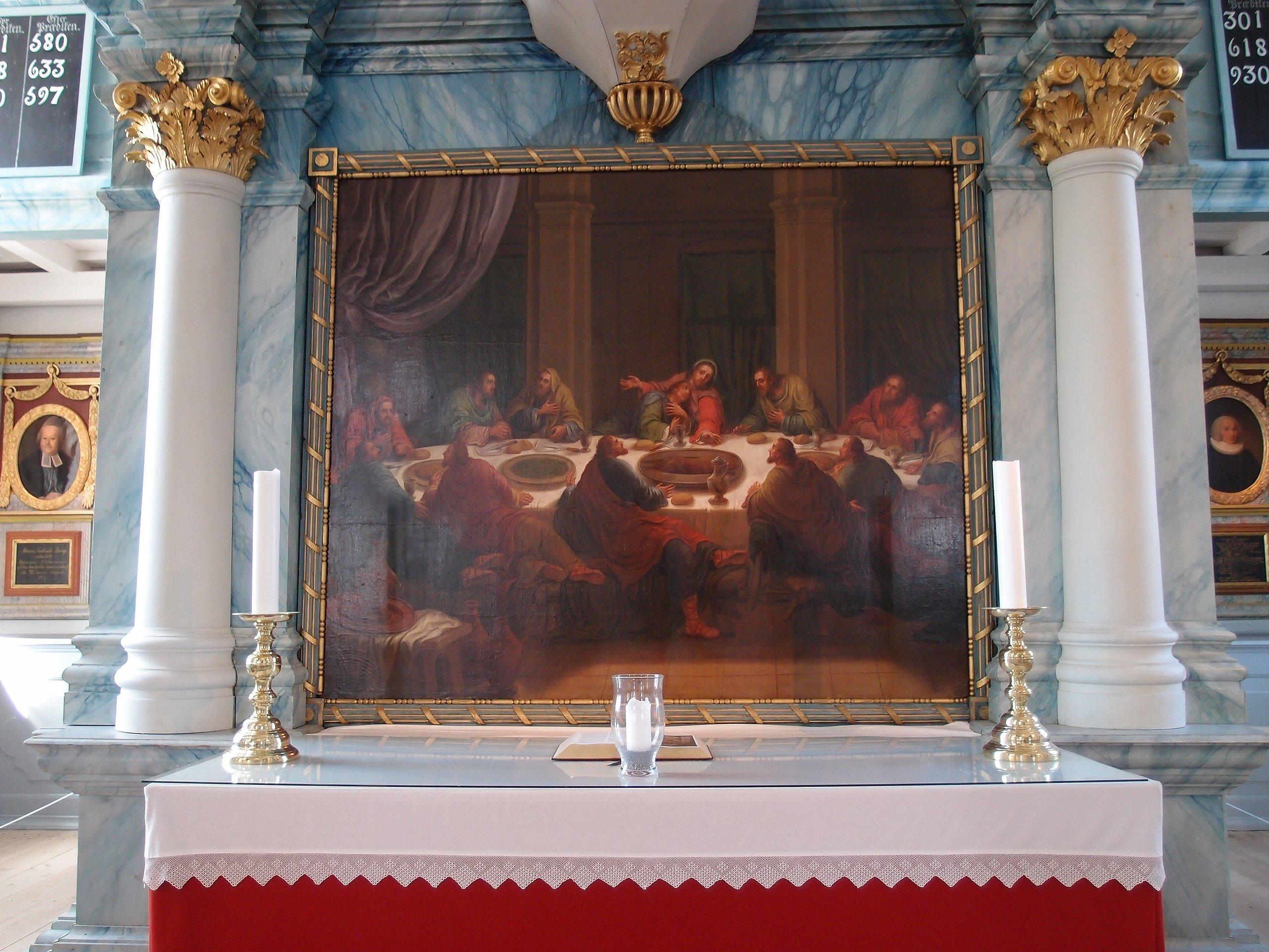 교회 내부 제단 및 설교단