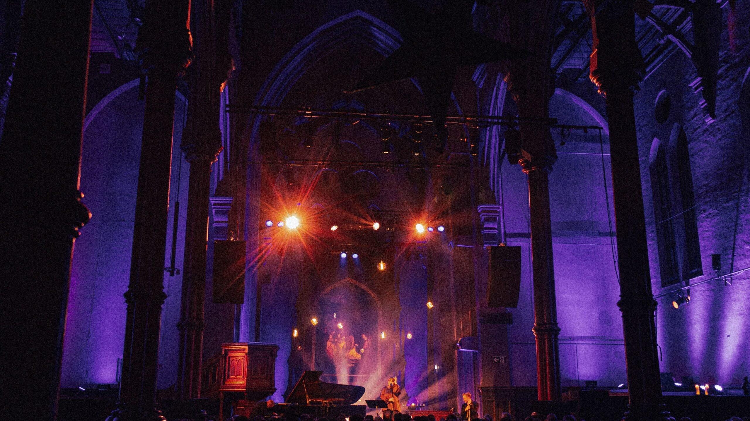 공연 중 무대 모습