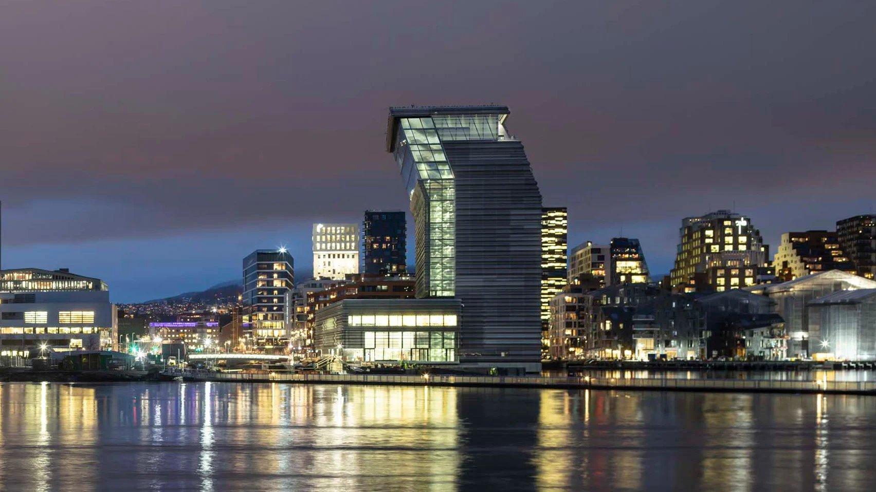 미술관 최상층 전망대 (12층 또는 13층)