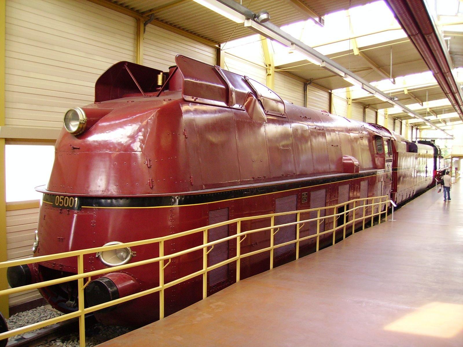 05 001 유선형 증기 기관차