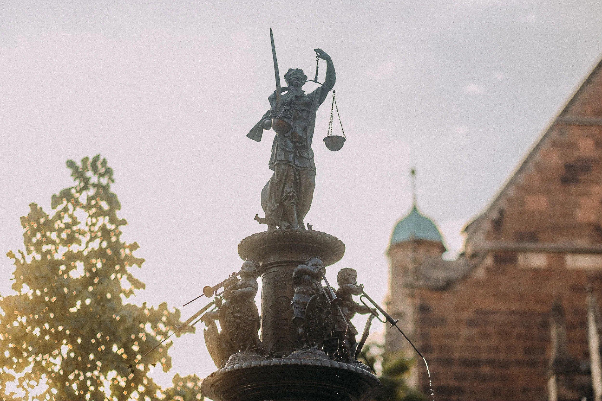 ⛲ 미덕의 분수 (투겐트브루넨)