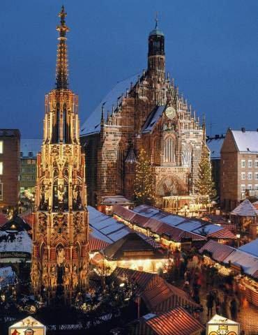 분수 북서쪽 지점 (프라우엔 교회 배경)