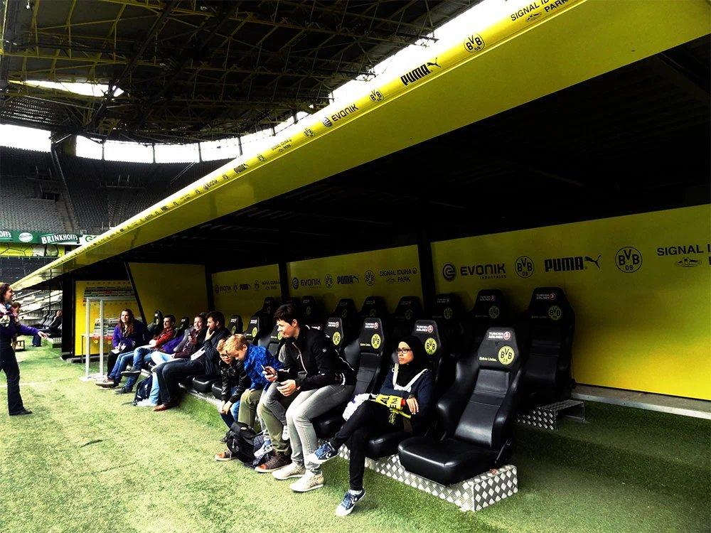 선수 벤치 및 터널 (스타디움 투어 중)