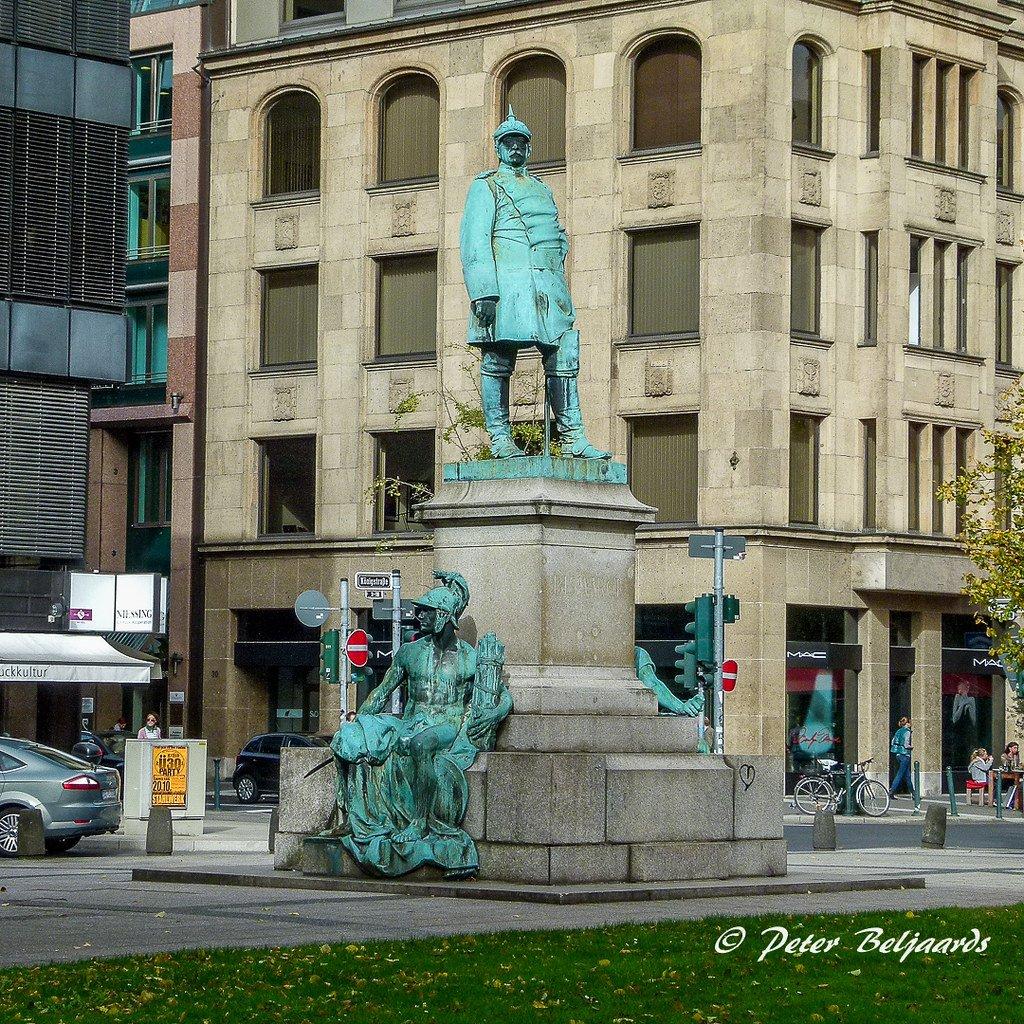 마틴 루터 광장 전체 배경 활용