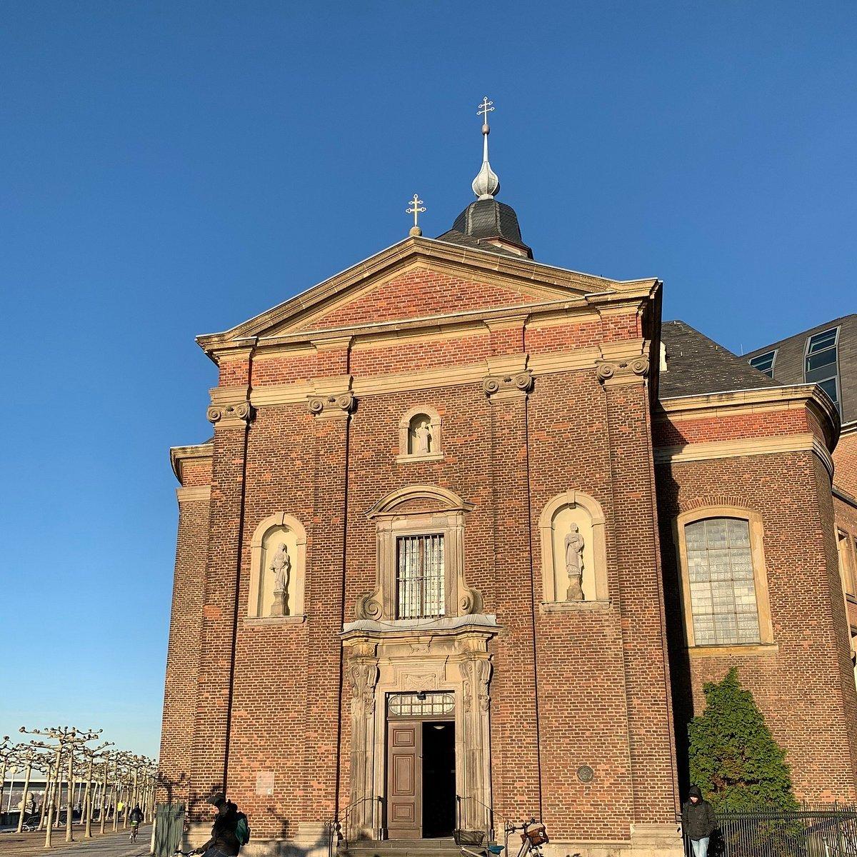 라인강변에서의 예배당 외관