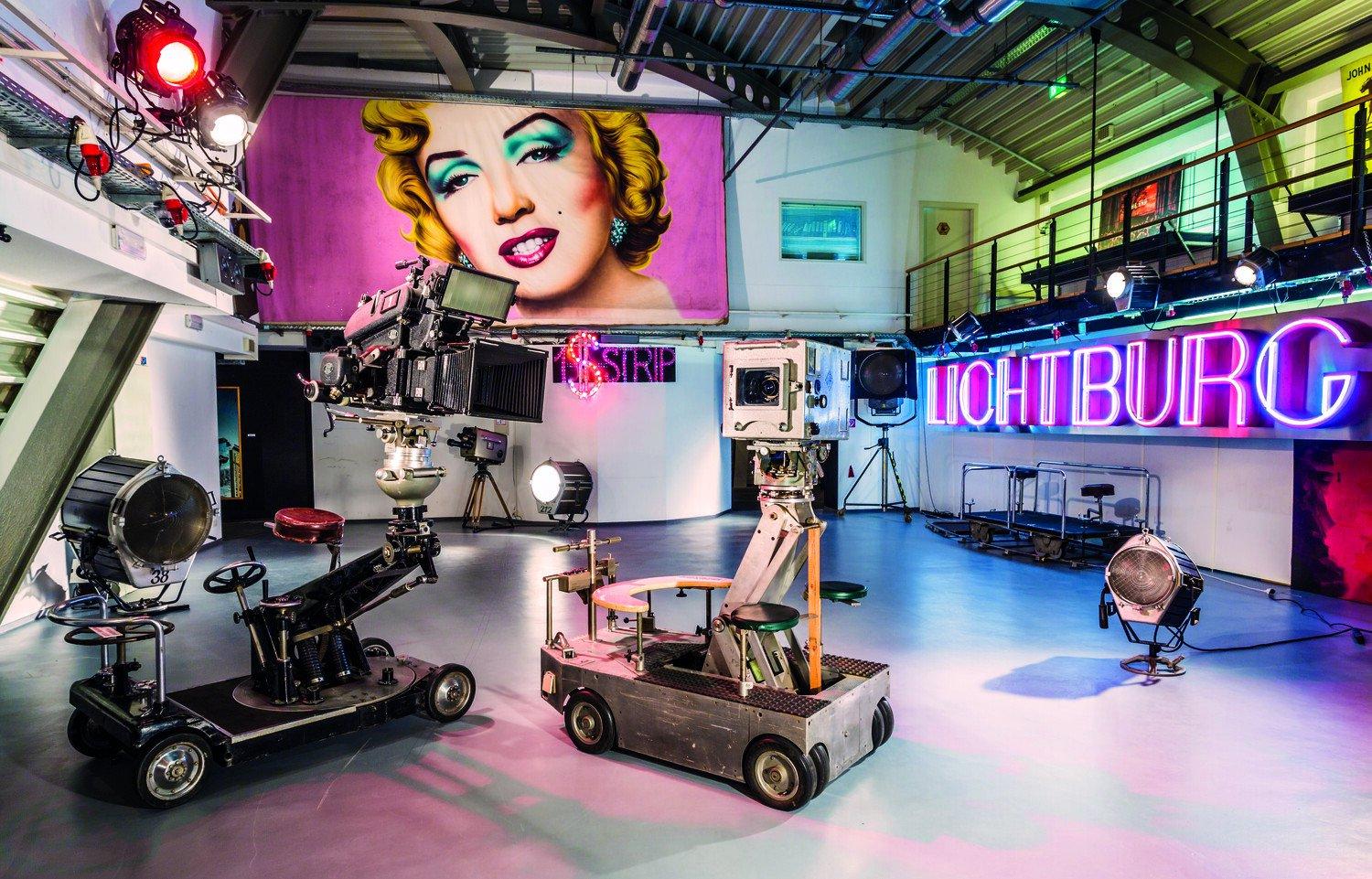 특별 전시 포스터