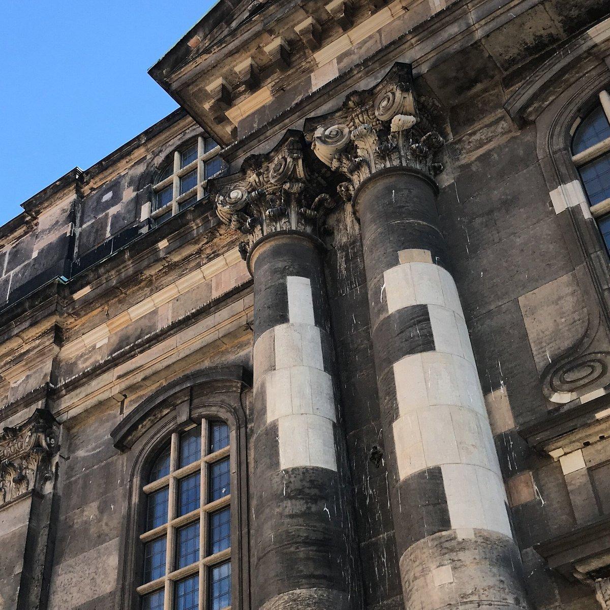 🏛️ 문화궁전(쿨투어팔라스트)