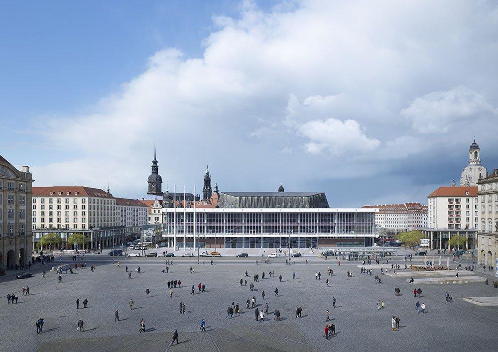 2층 카페/테라스에서 알트마르크트 광장 조망