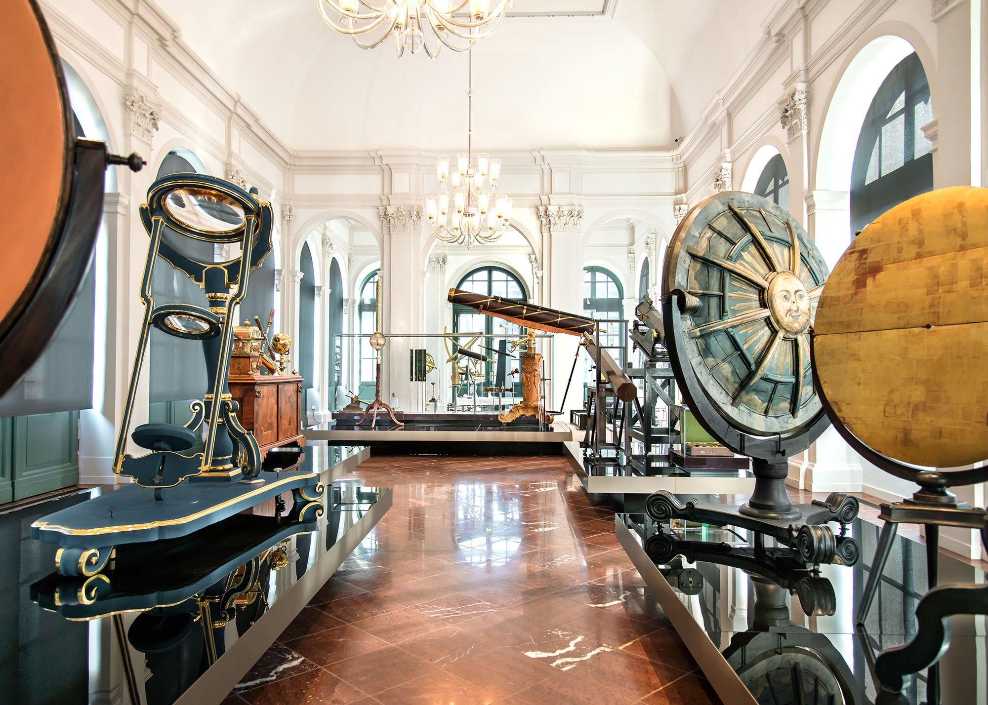 🏛️ 수학-물리학 살롱(마테마티쉬-피지컬리셔 잘롱)