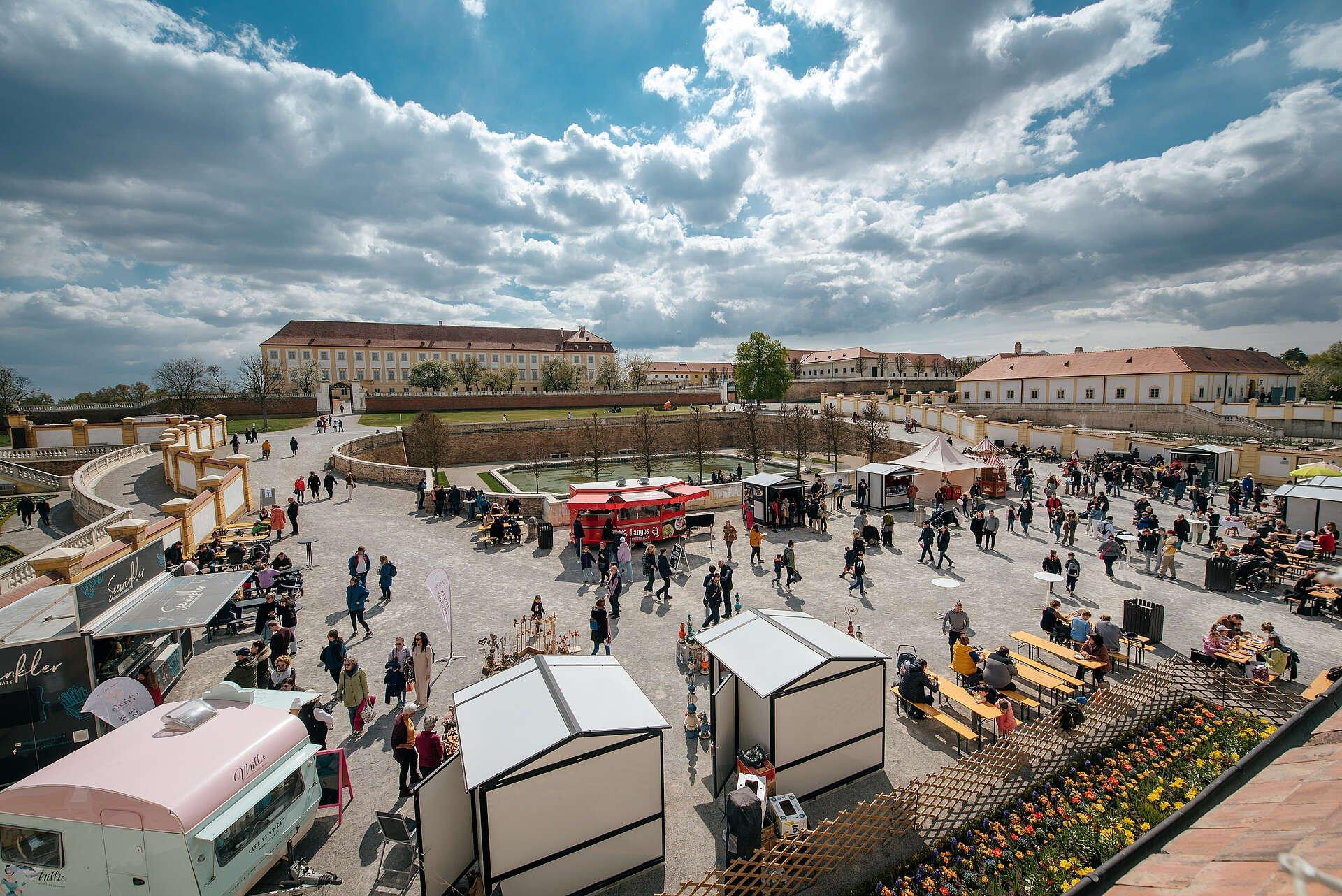 골리스 작은 궁전 부활절 마켓