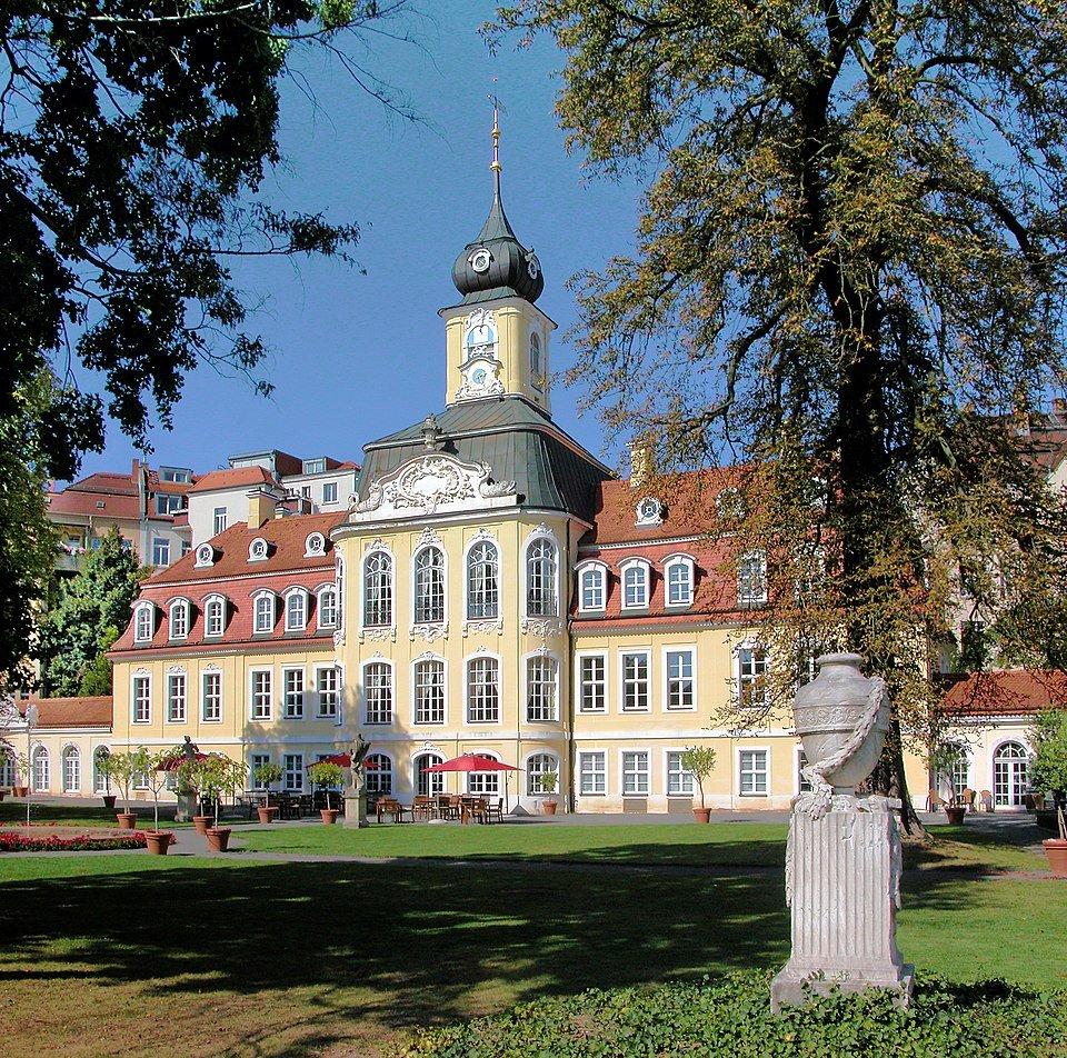 바로크 정원 중앙 분수대