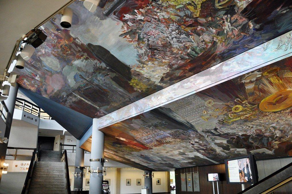 로비의 천장화 '삶의 노래(Gesang vom Leben)'