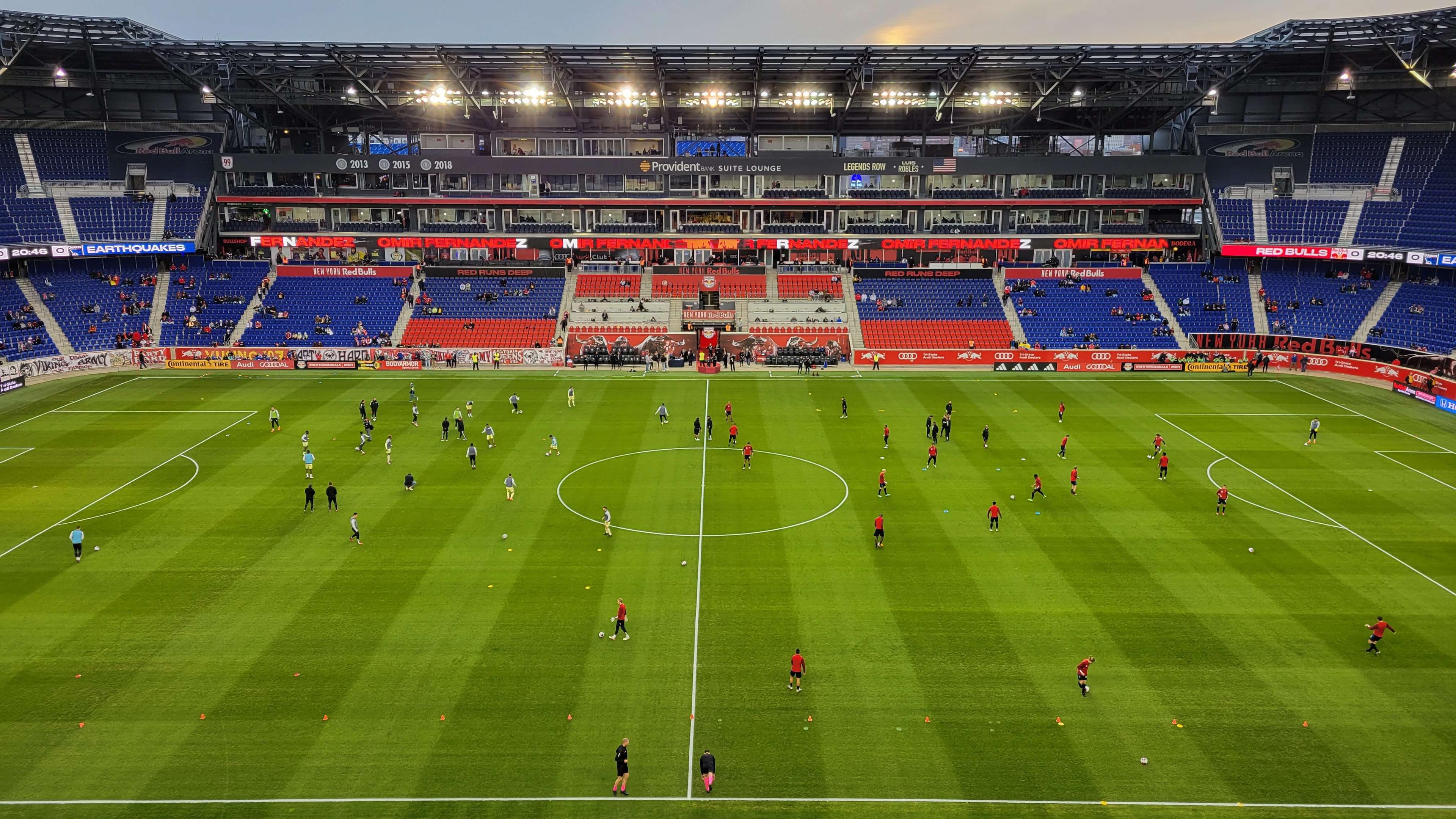 관중석 상단에서 바라본 경기장 전경