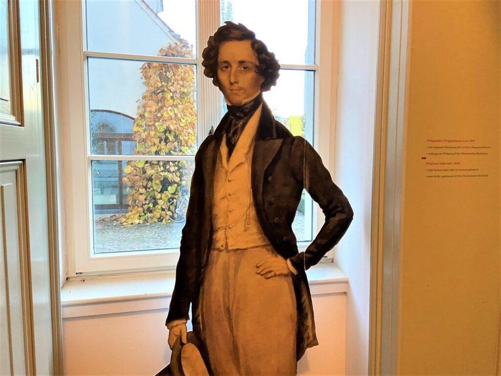 파니 멘델스존 전시실 내 시대 의상 체험존