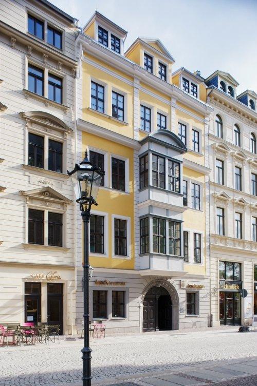 박물관 건물 외관 및 정원