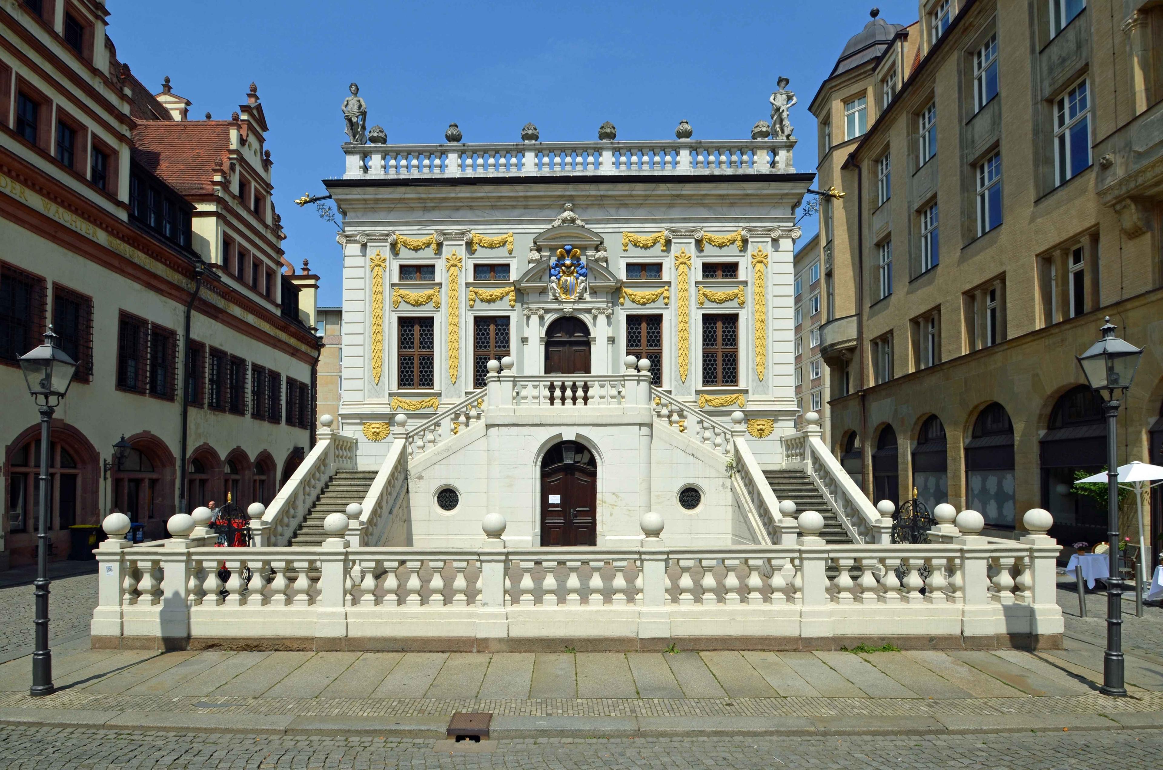 🏛️ 옛 상업 거래소 (알테 한델스뵈르제)