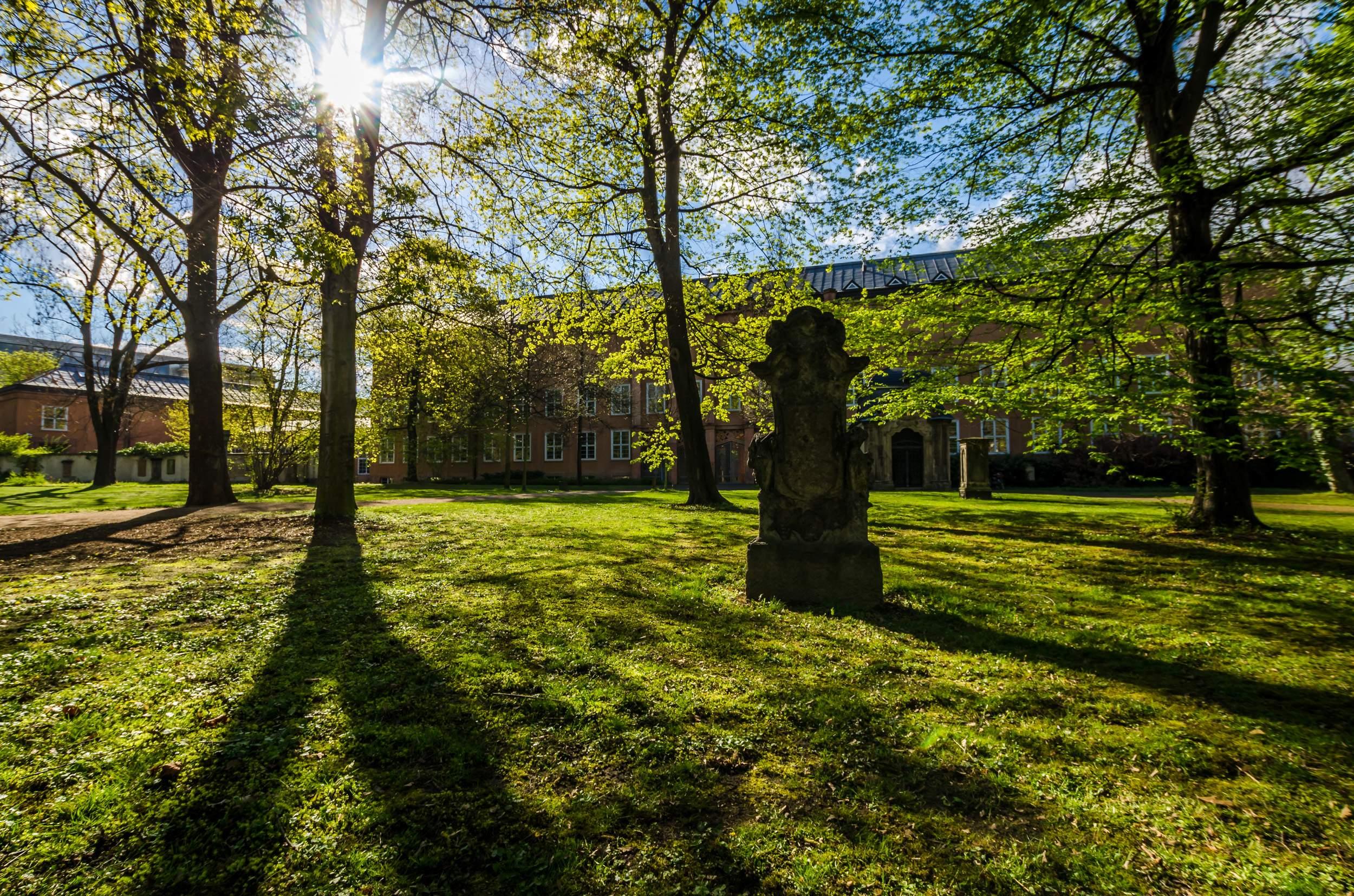 🏞️ 옛 성 요한 묘지(알터 요하니프리트호프)
