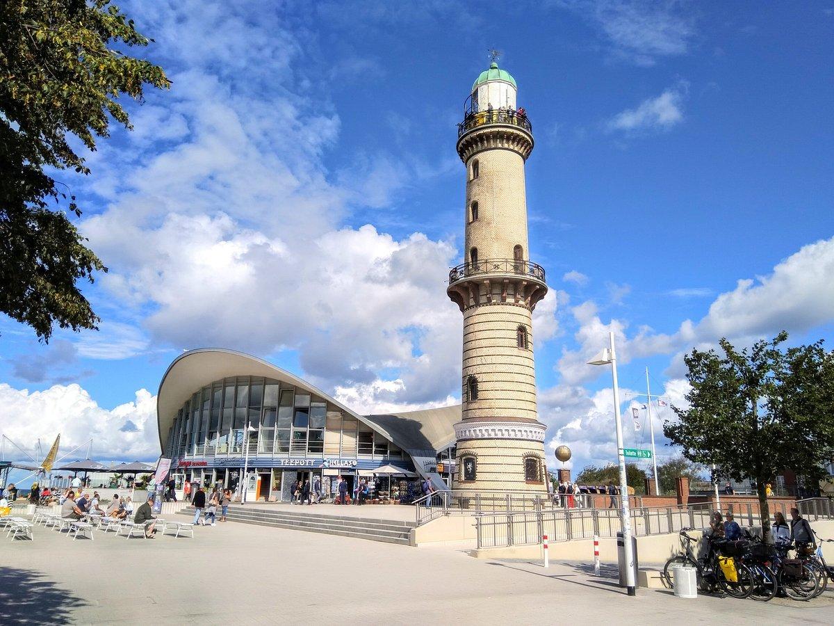 등대와 테포트를 함께 담는 구도