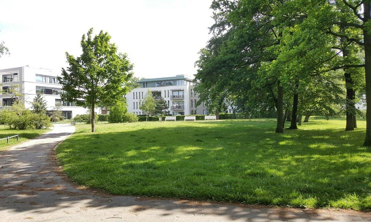 어린이 놀이터 주변