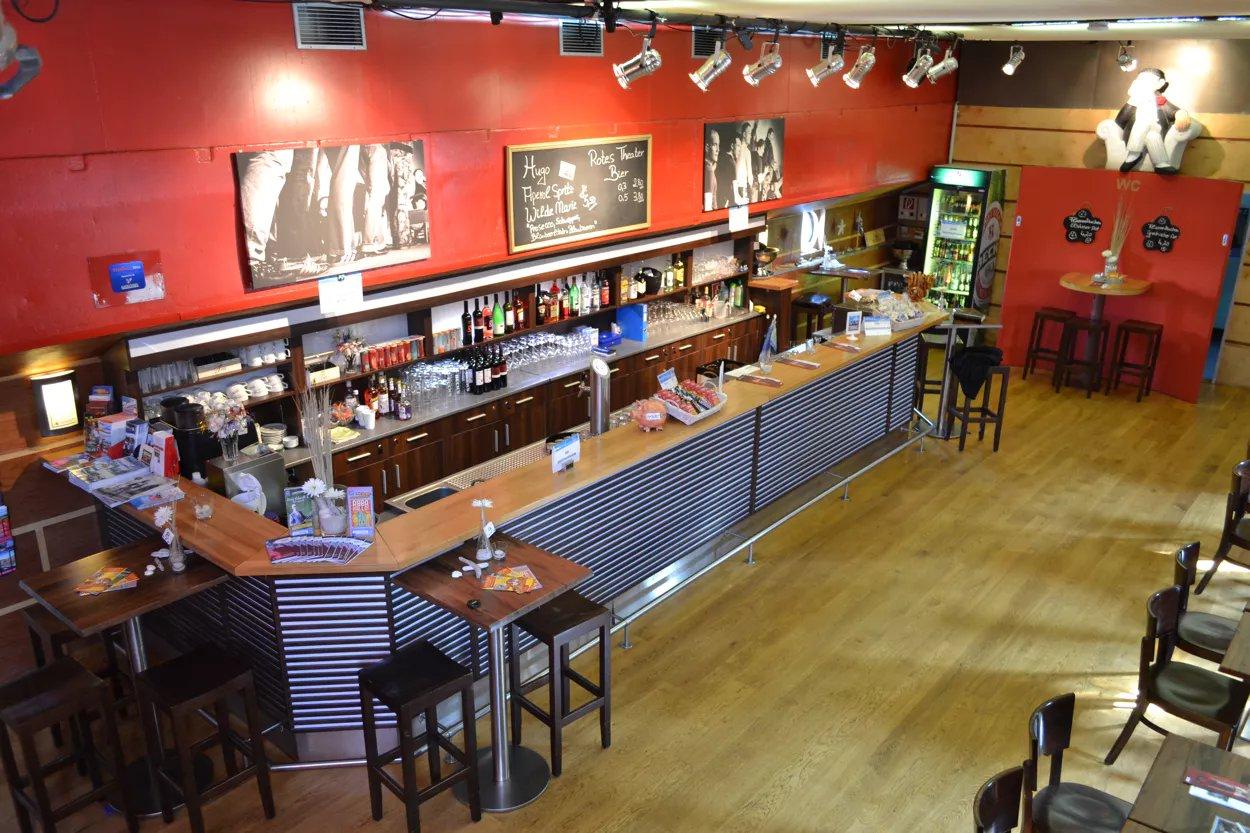 로비 및 바 (Foyer & Bar)