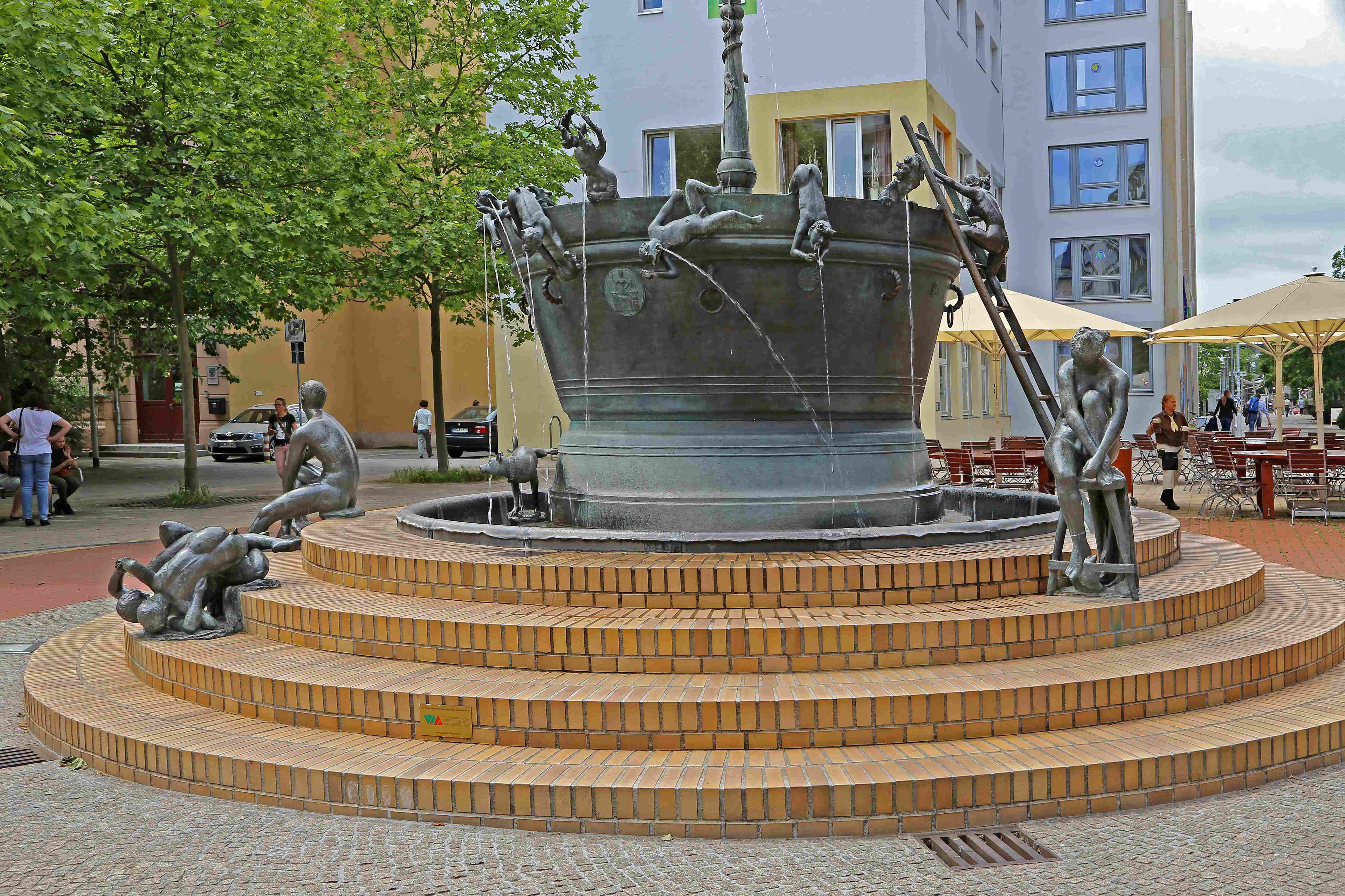 개별 조각상 클로즈업