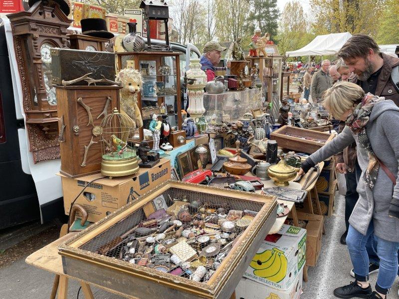 아그라 공원 앤티크 마켓 풍경