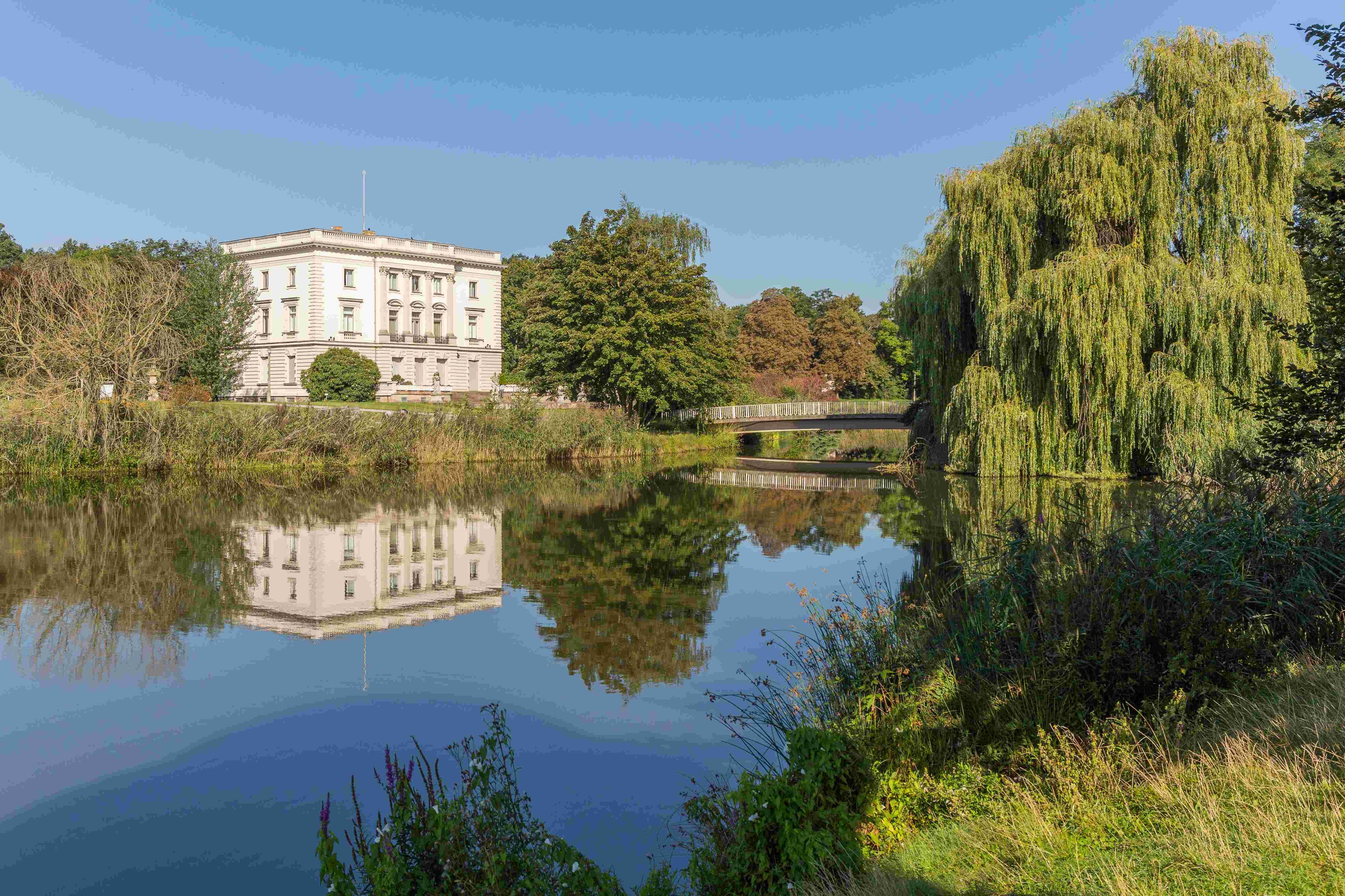 바이세스 하우스 (Weißes Haus) 주변