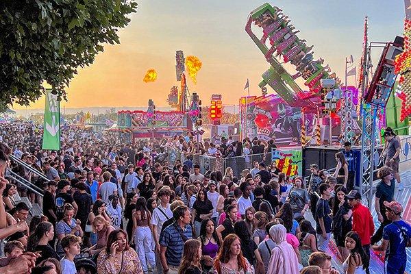 요하니스나흐트 축제 거리 풍경