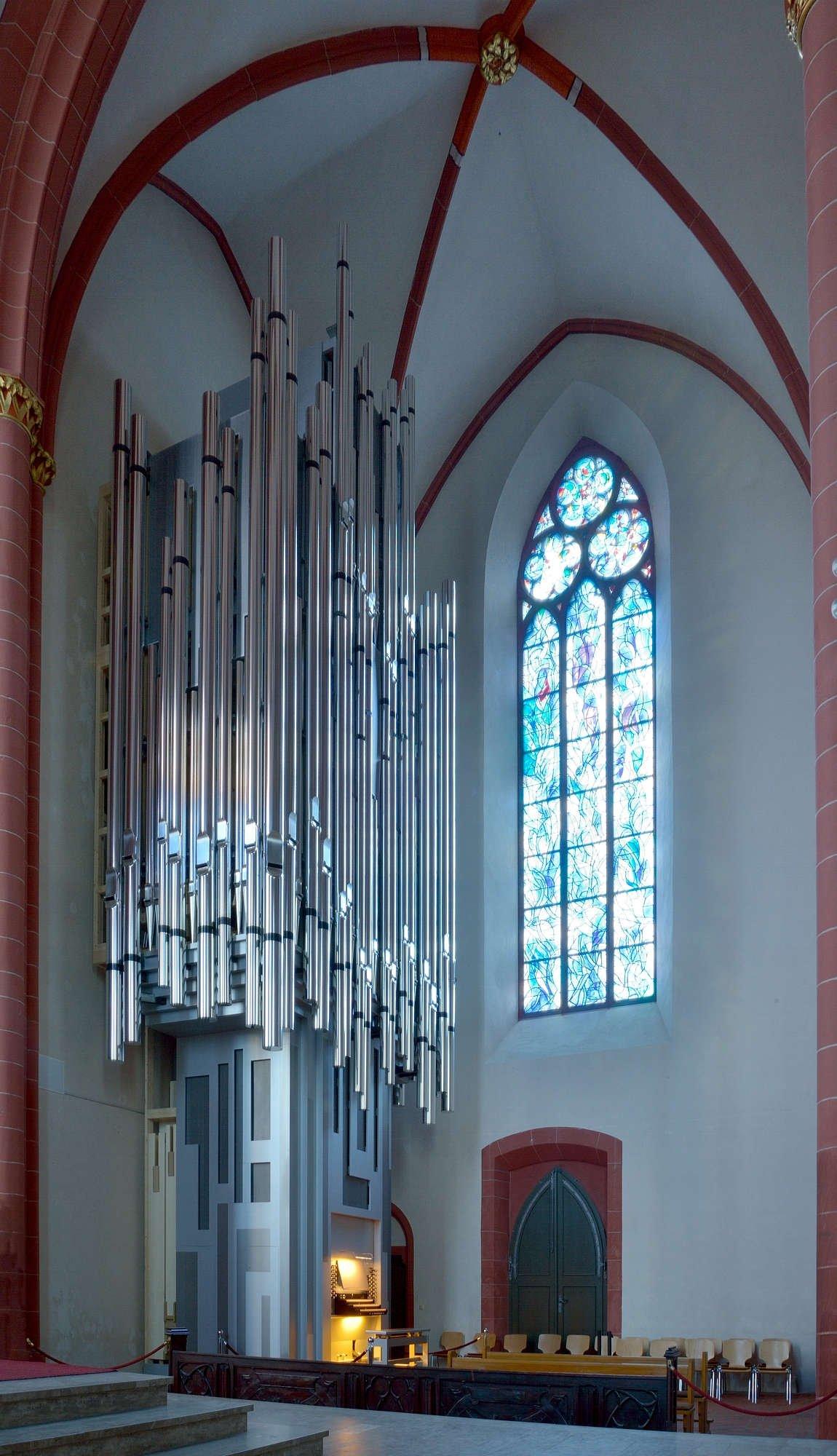 마인츠 대성당 오르간 연주 모습