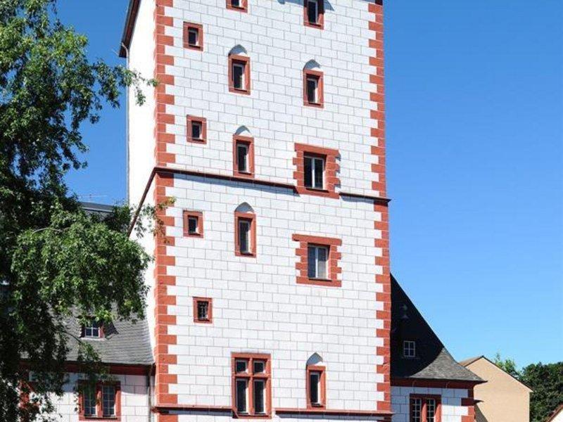 옛 석조 아치형 창틀 디테일