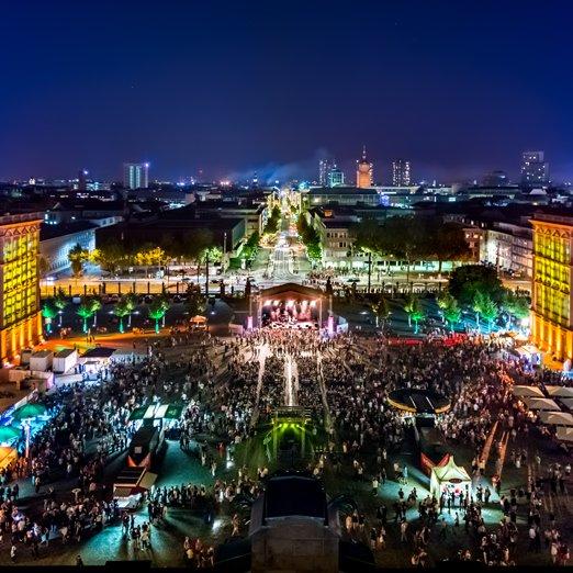 만하임 궁전 축제 현장의 활기찬 모습