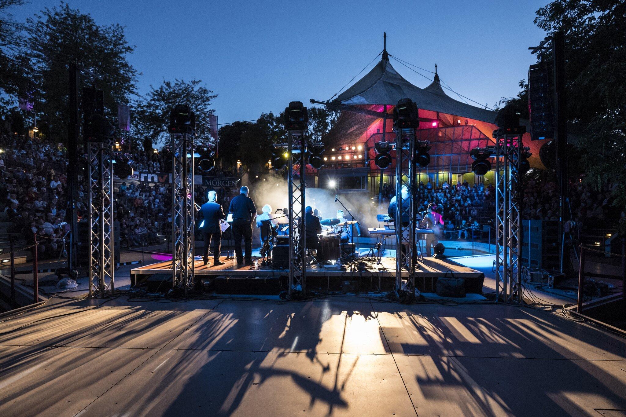 루이제파르크 호수무대 공연 제뷔넨차우버