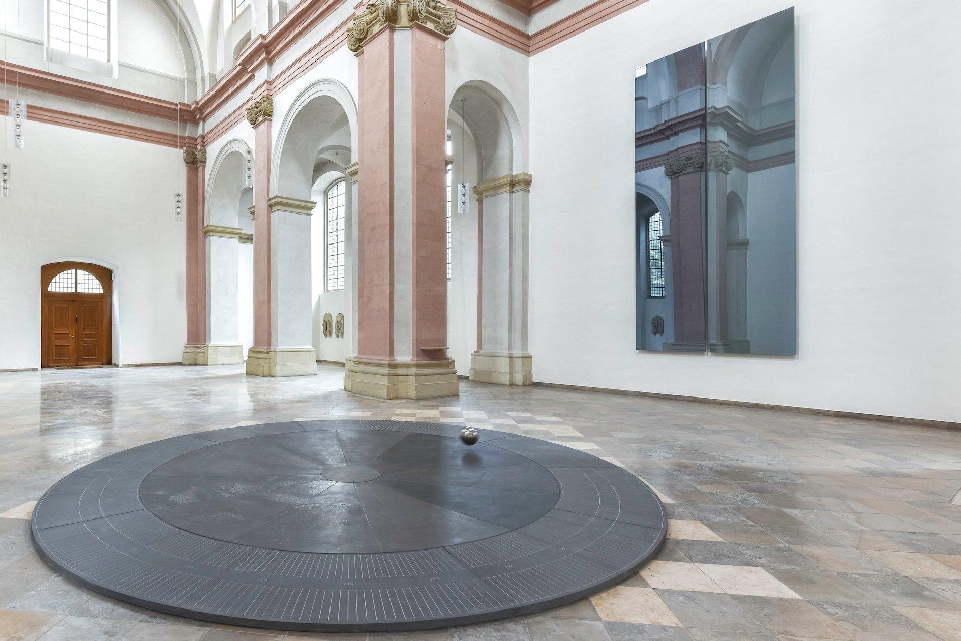 쌍둥이 거울 속 반영