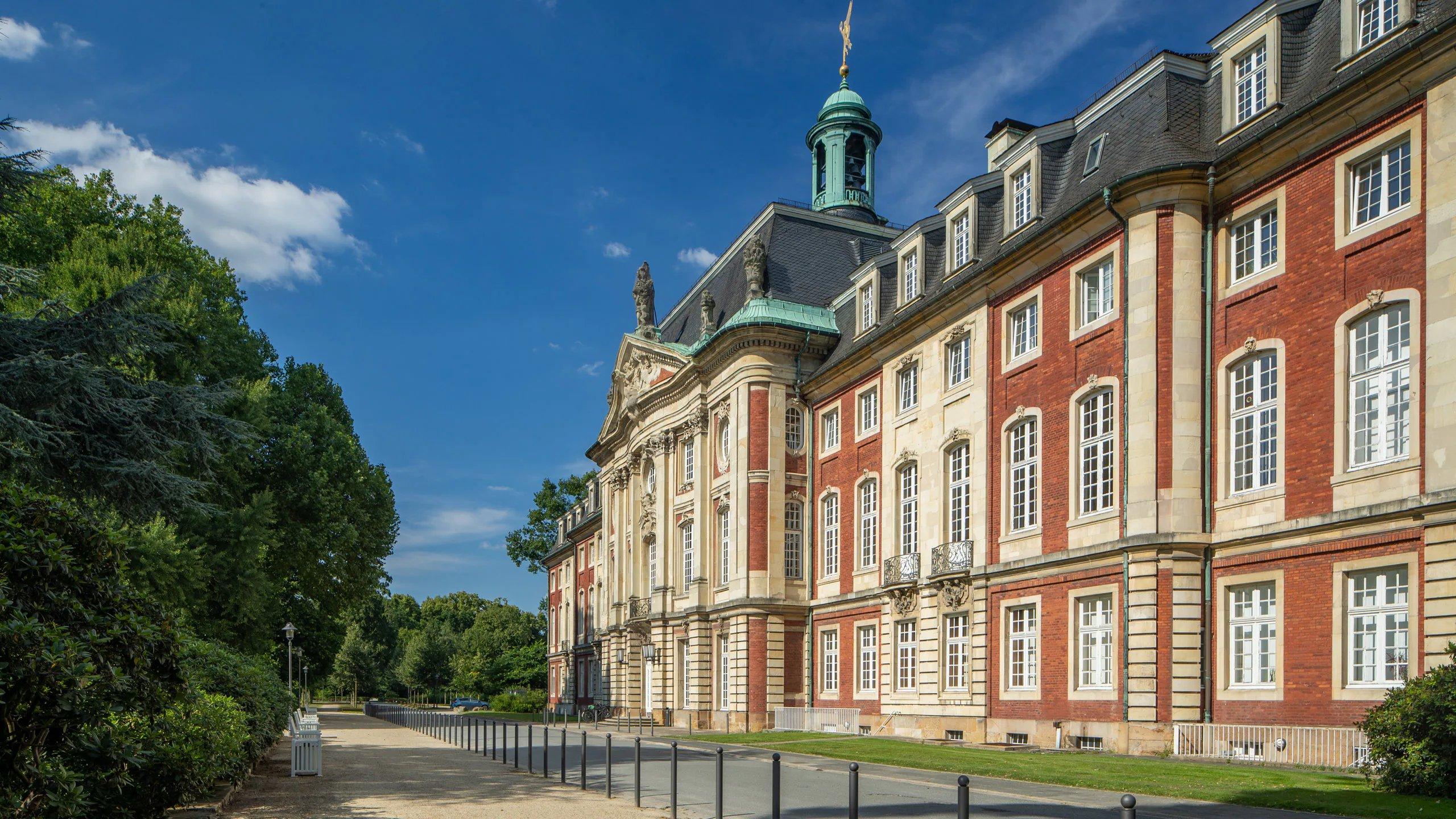 🏰 성 광장(슐로스플라츠)