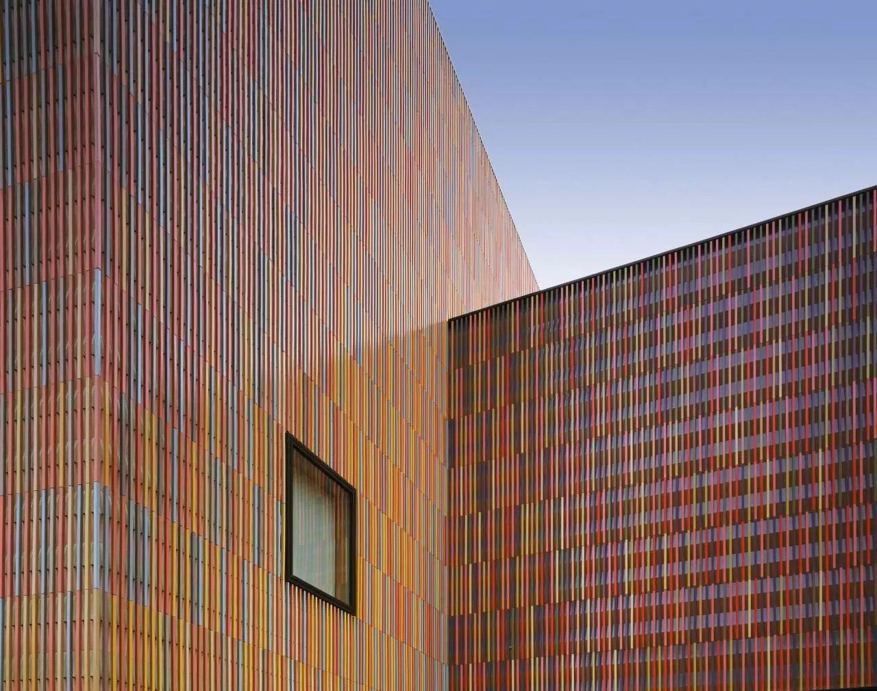 미술관 외부 파사드